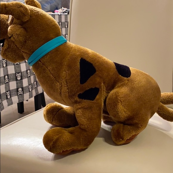 ❌SOLD❌Large Scooby Doo plush - Picture 2 of 5